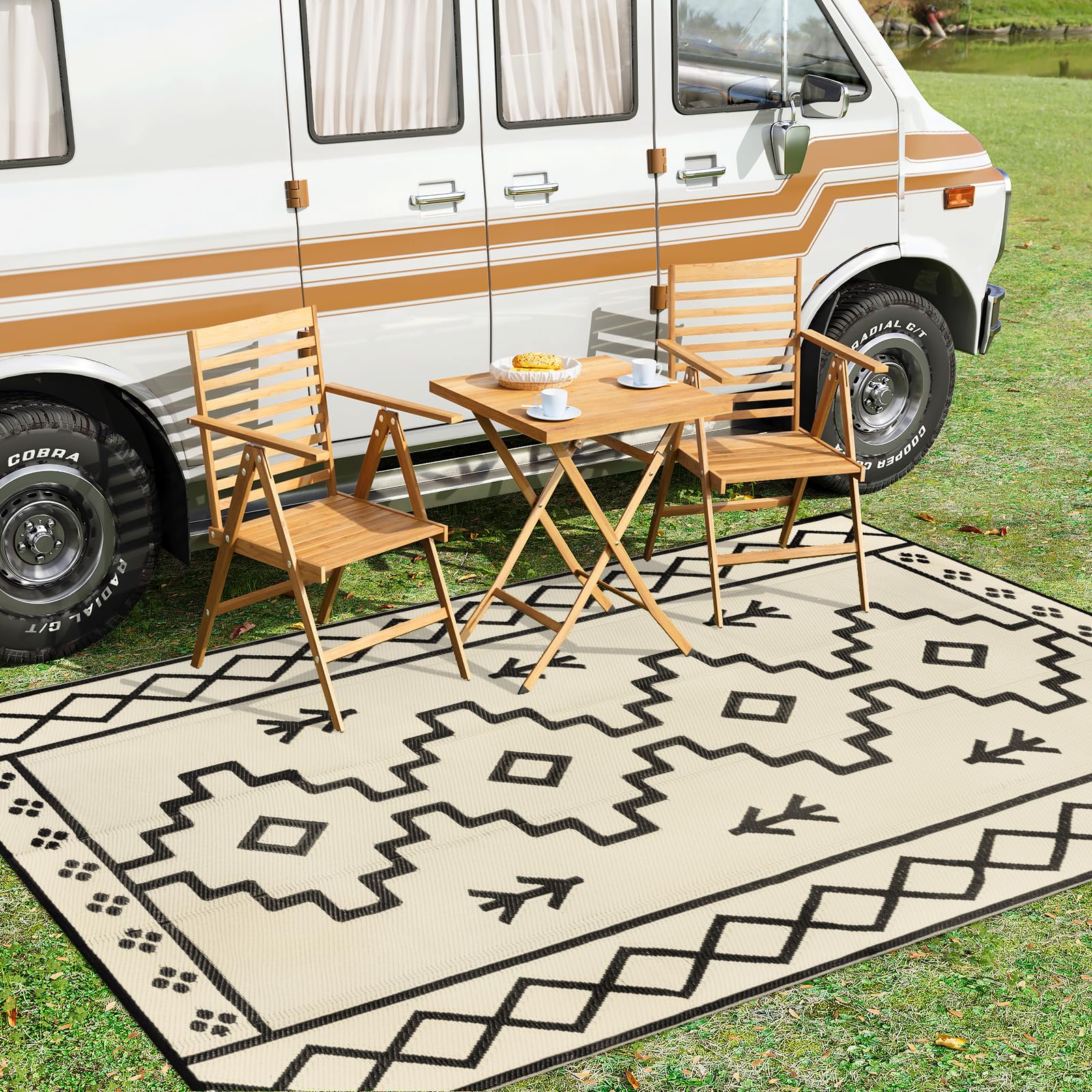 Uphome colocada en RV para camping mostrando portabilidad y comodidad