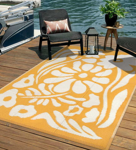 Uphome comparación de tamaño 5x8 ft en deck, escala práctica