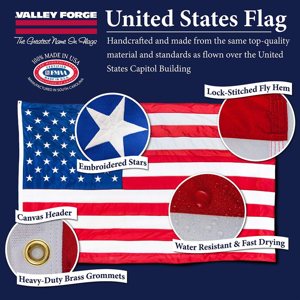 Valley Forge bandera izada en jardín que añade presencia patriótica al hogar