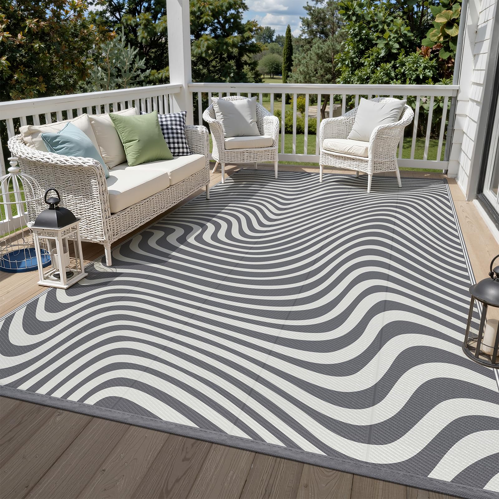 Vaukki alfombra frontal 6x9 mostrando diseño gris a rayas y protección