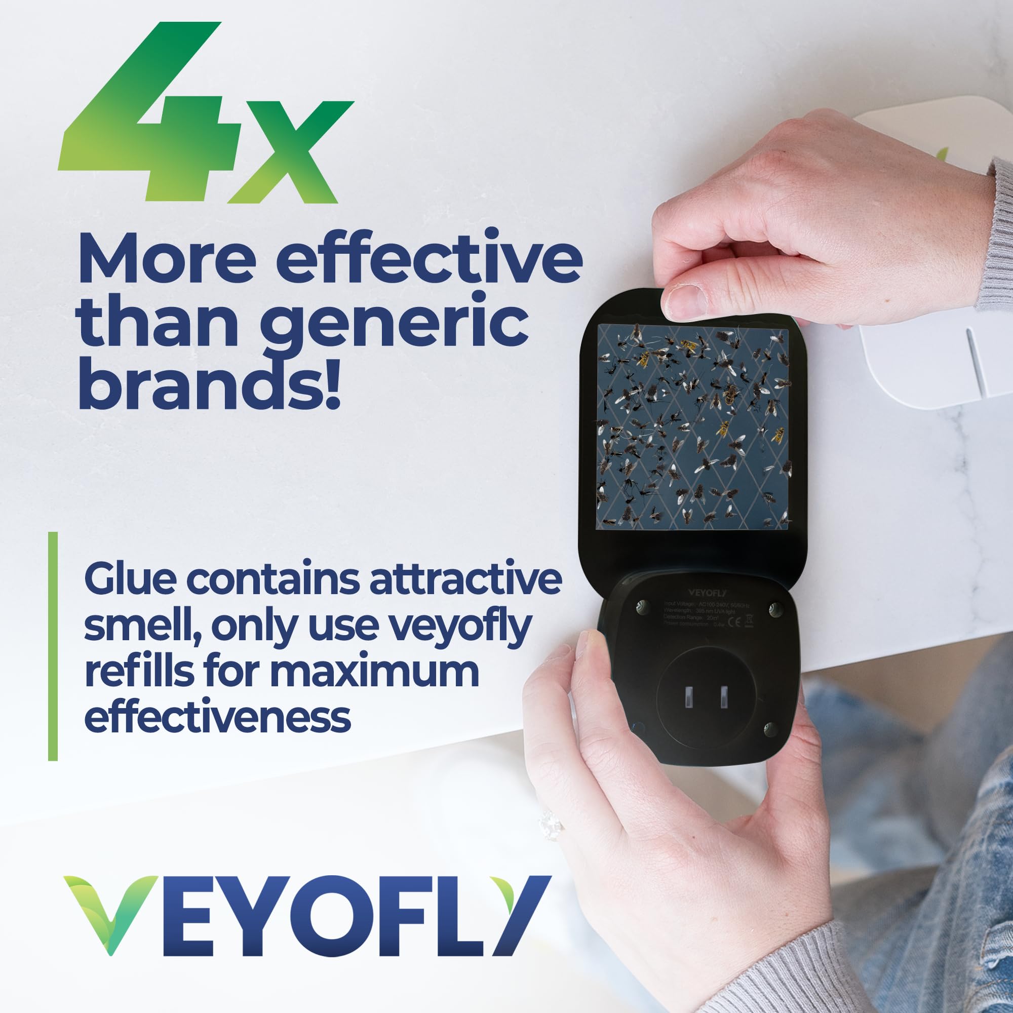 VEYOFLY luz UV encendida en ambiente oscuro atrayendo insectos discretamente