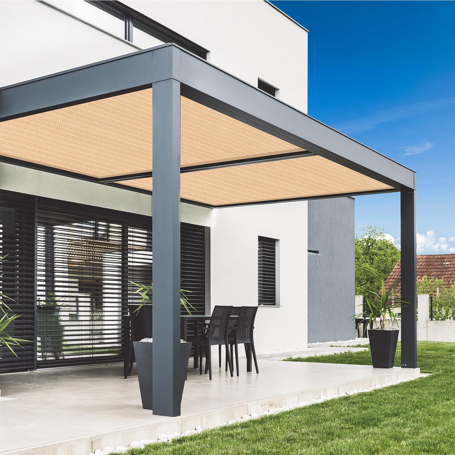 VICLLAX toldo instalado en pérgola, sombra fresca para patio