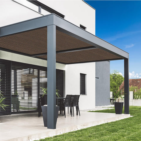 VICLLAX tela instalada en pérgola ofreciendo sombra y frescura