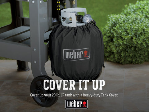 Weber funda en uso junto a parrilla mantiene tanque protegido