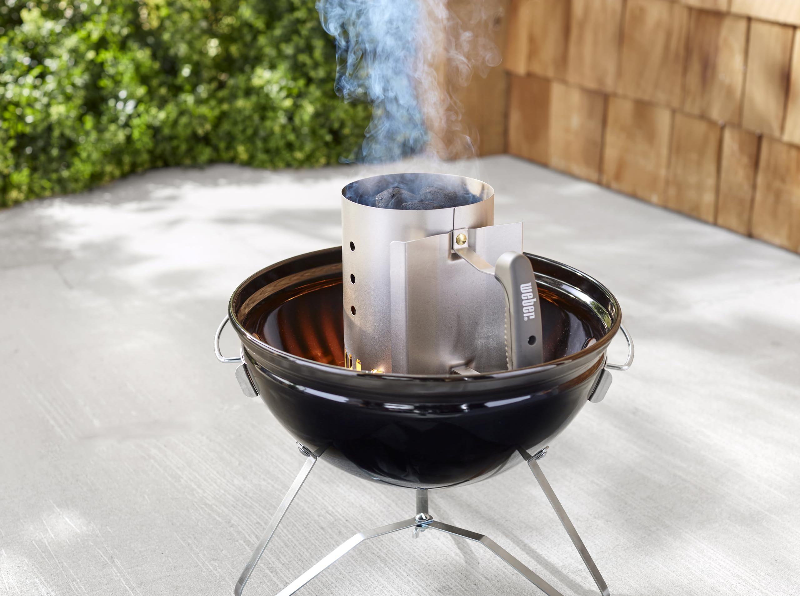 Weber Rapidfire en uso encendiendo carbón rápido y fácil