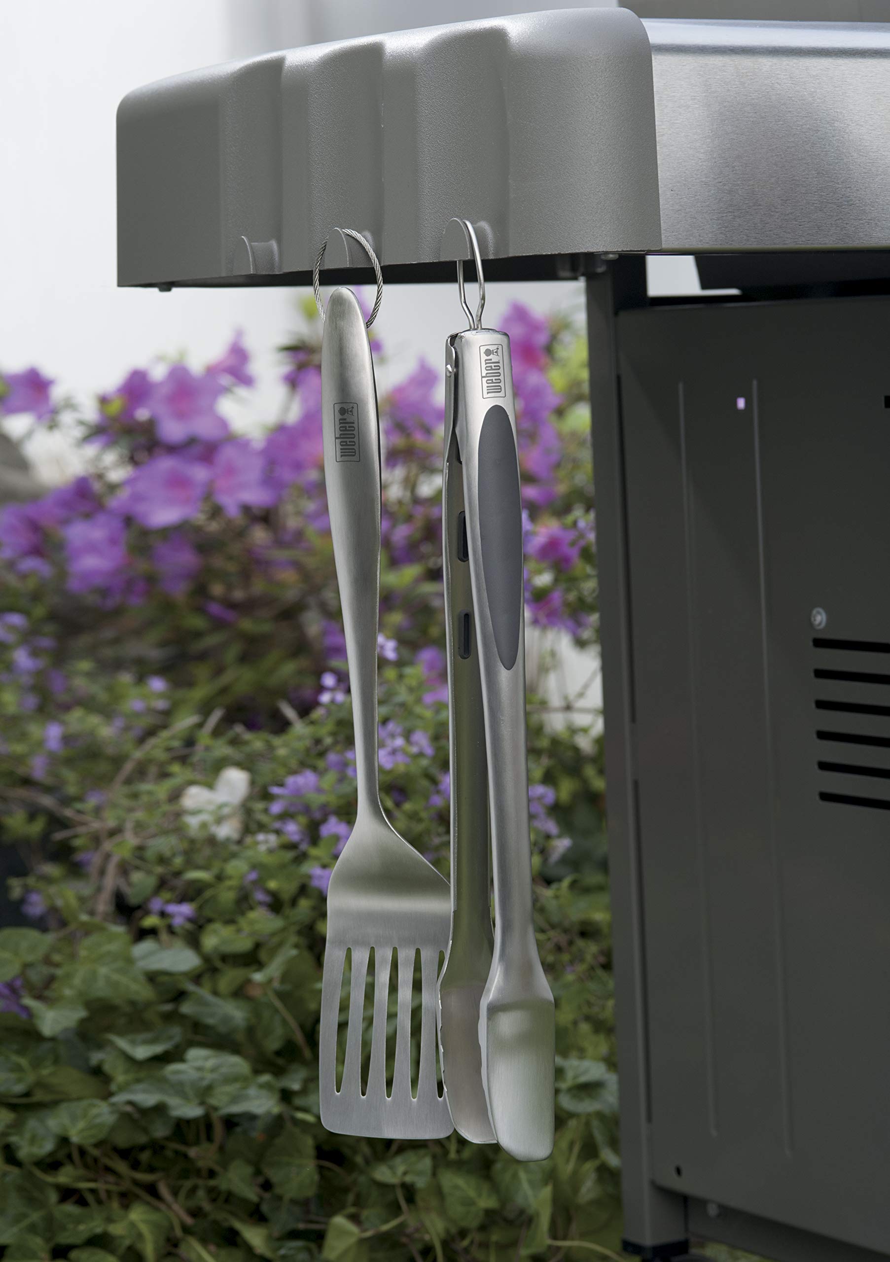 Weber detalle de acero inoxidable que destaca resistencia y acabado fácil de limpiar