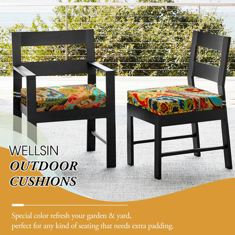 Wellsin cojines en jardín con persona leyendo, ambiente cómodo y relajante