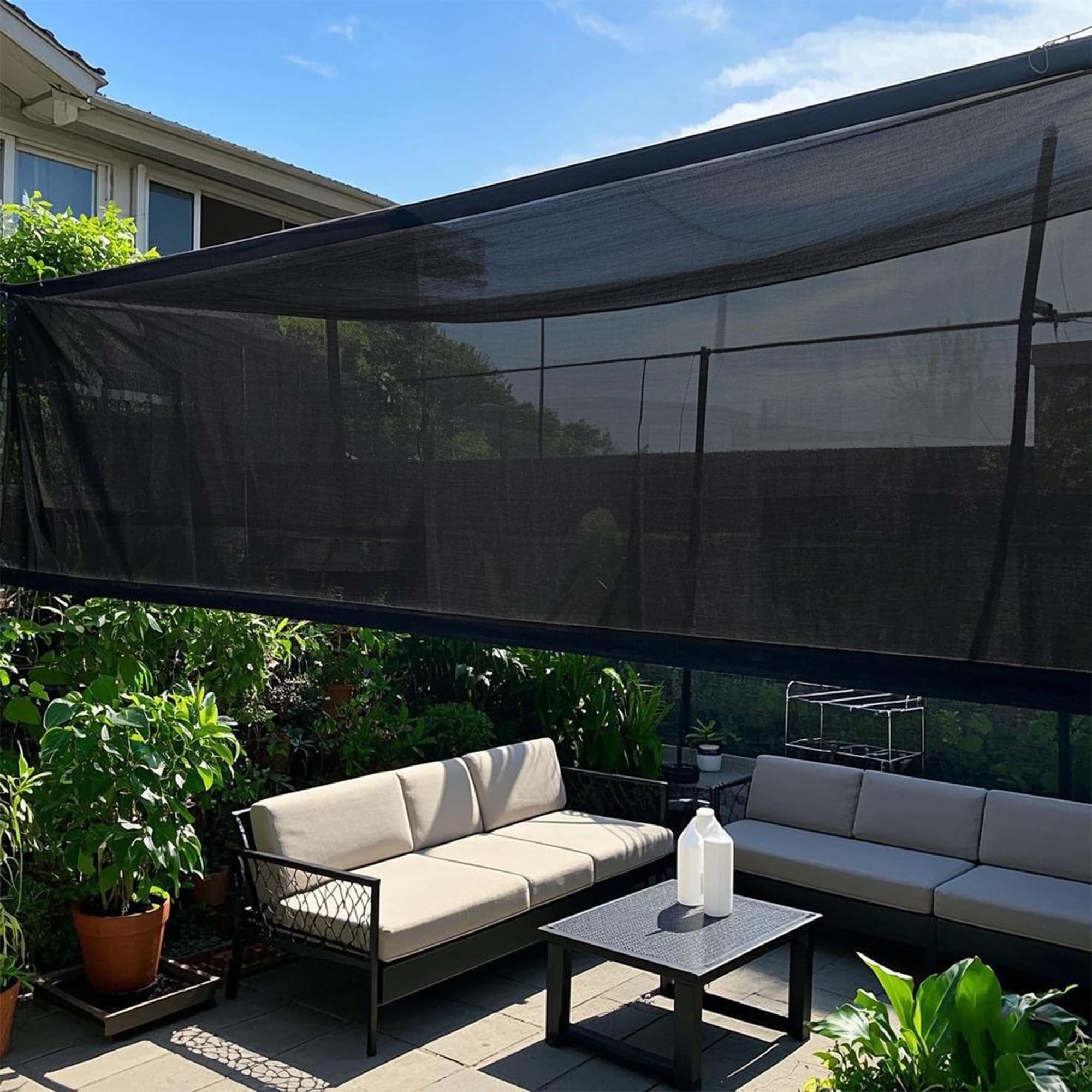 winemana toldo en patio creando zona sombreada para exterior