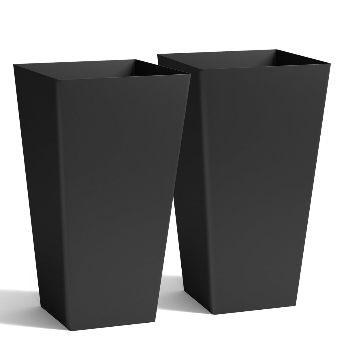 Worth maceta frontal de 20 pulgadas mostrando perfil cónico y acabado negro para elegancia