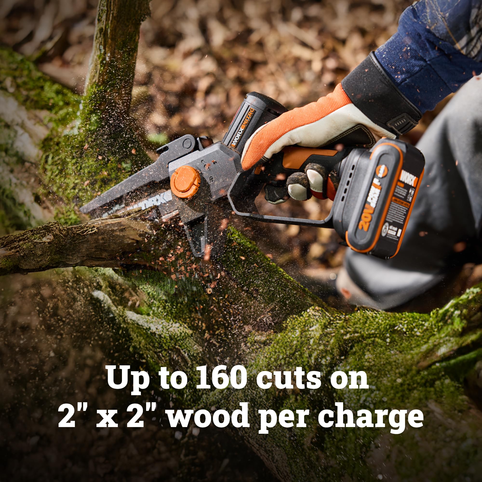 WORX motosierra en mano demostrando ligereza y fácil manejo