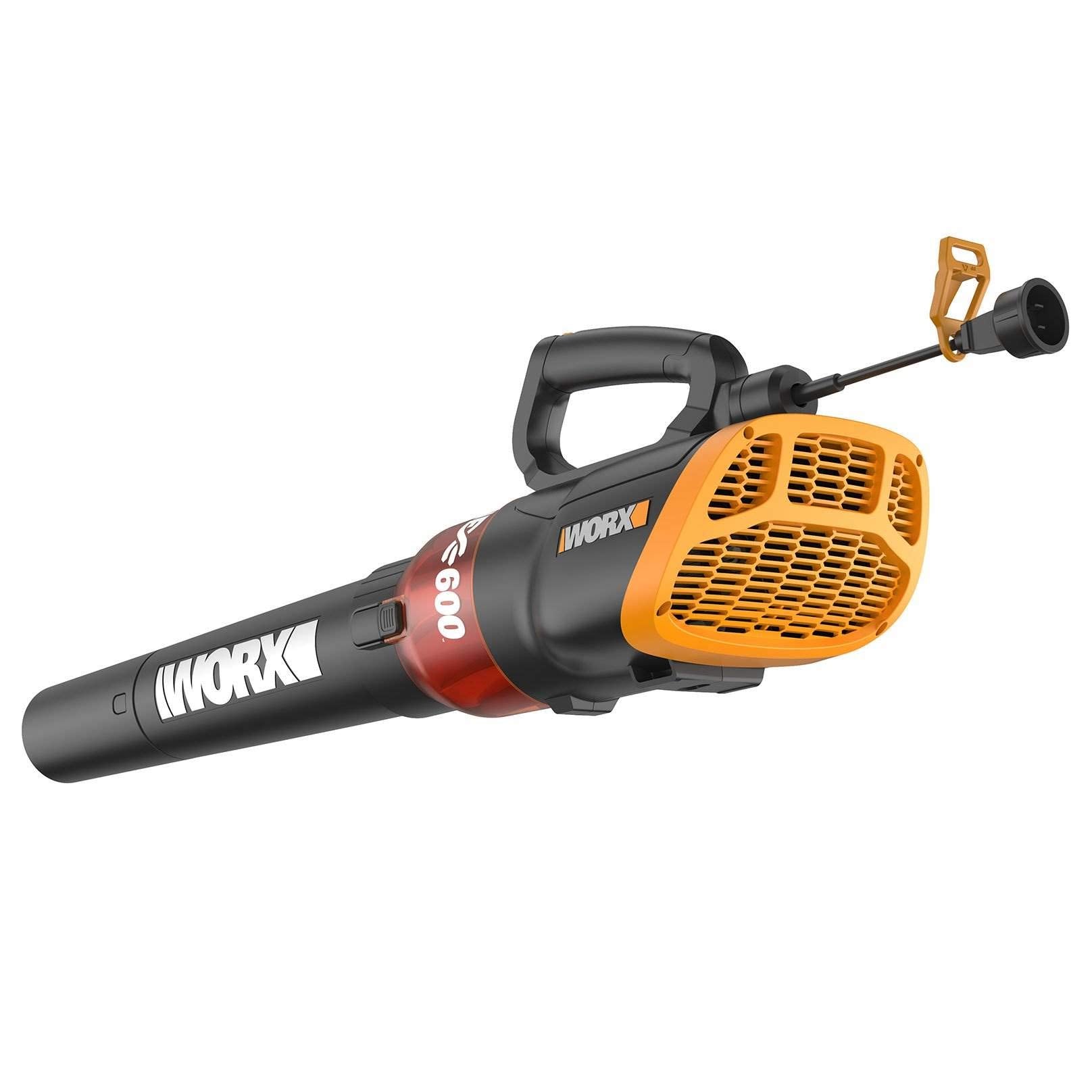 WORX comparación de tamaño junto a una persona, peso ligero y manejo fácil