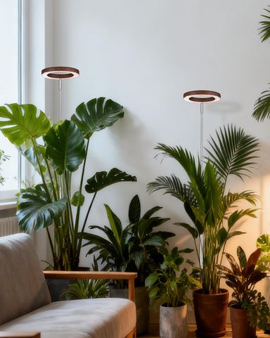 yadoker lámpara en uso junto a un árbol interior para crecimiento