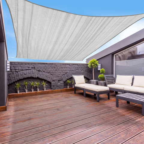 Yardmaker vista frontal del paquete mostrando la vela y color gris para protección solar