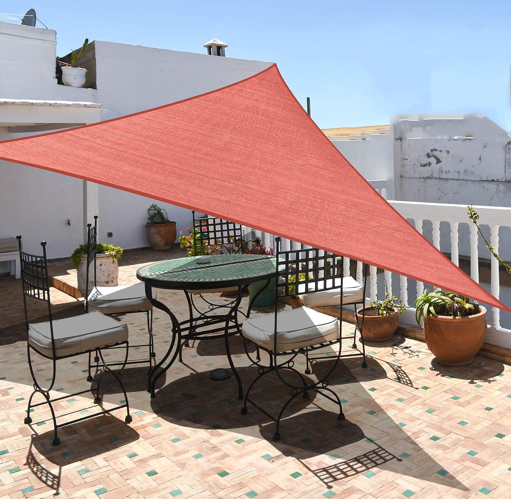Yardmaker frontal de la vela triangular protege la terraza del sol