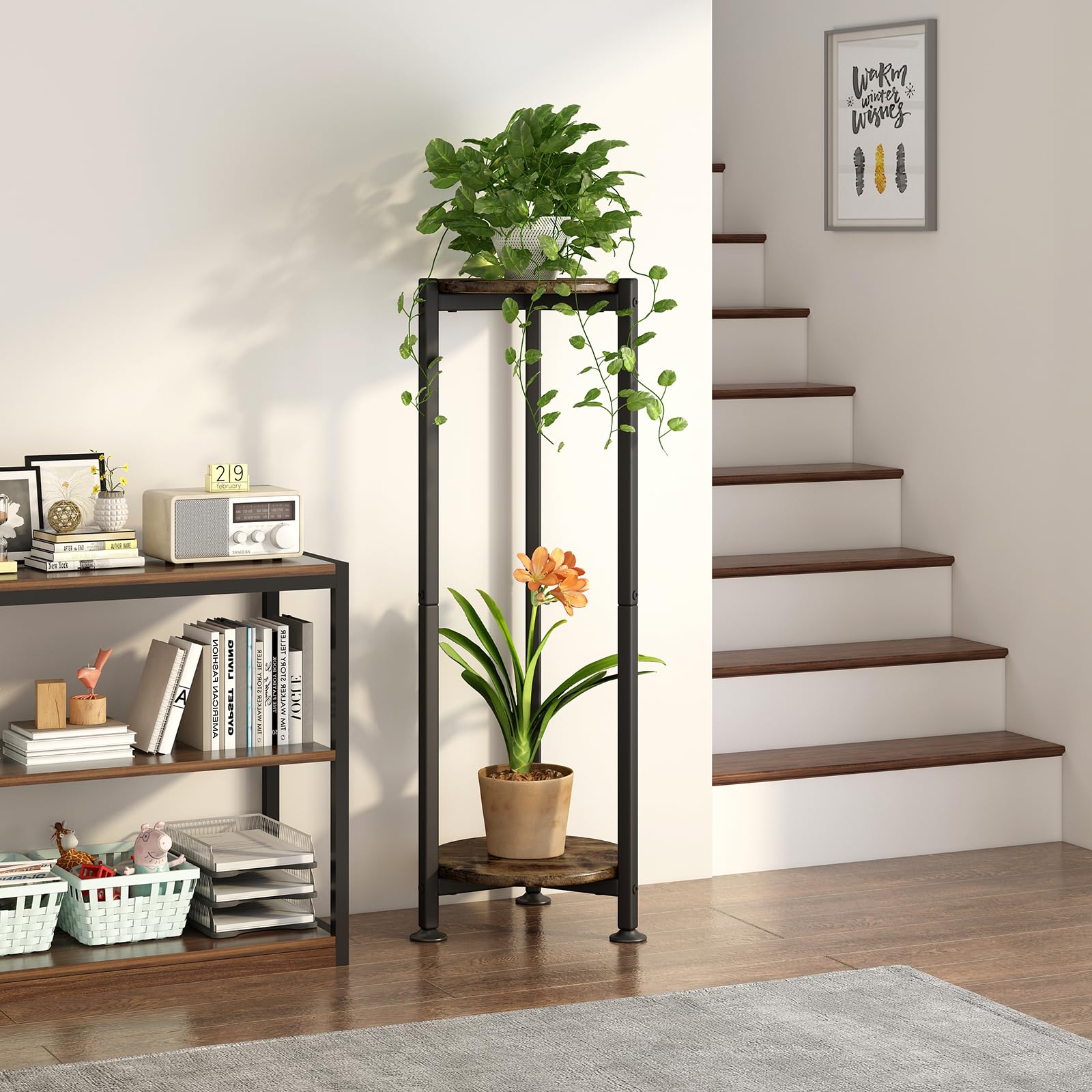 YIZAIJIA soporte con plantas en salón aportando organización y verde