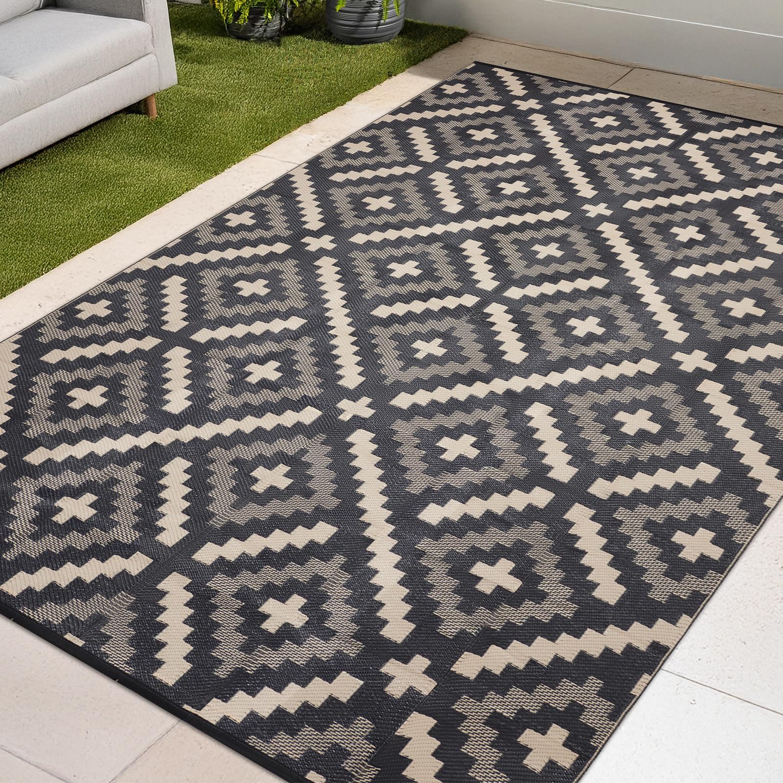 YONILE alfombra frontal mostrando superficie impermeable y diseño práctico